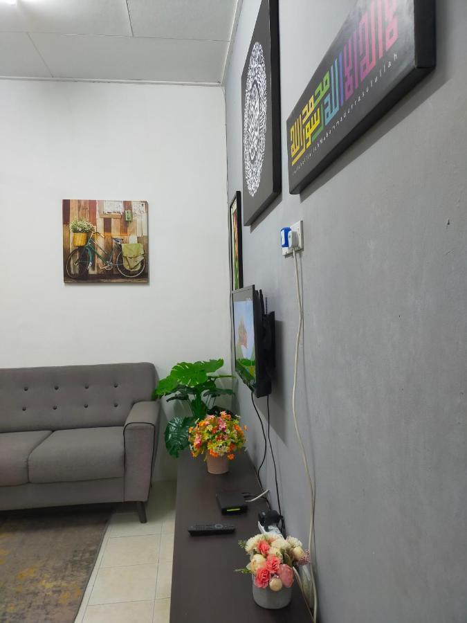 D'Port Dicksonmuslimonly Homestay Buitenkant foto