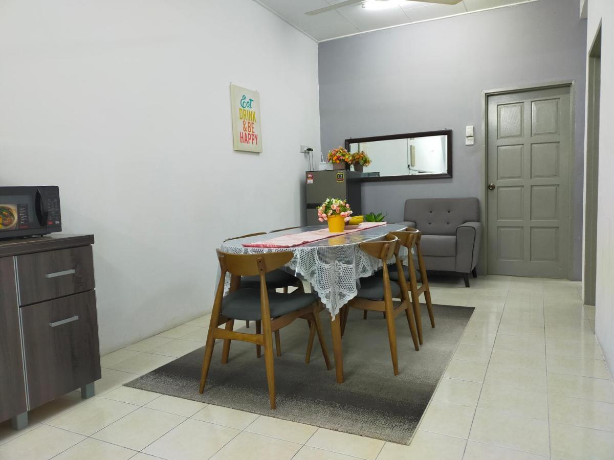 D'Port Dicksonmuslimonly Homestay Buitenkant foto