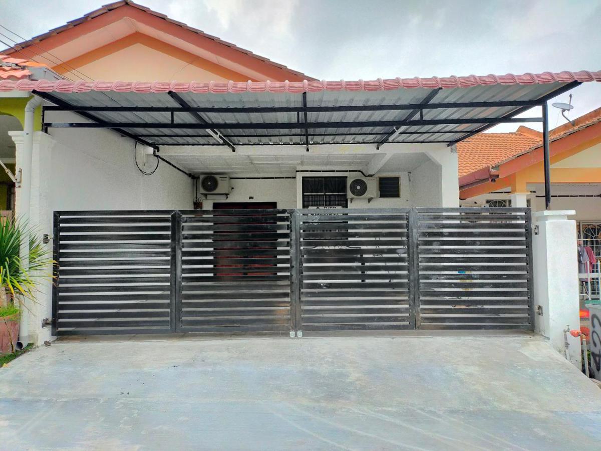 D'Port Dicksonmuslimonly Homestay Buitenkant foto